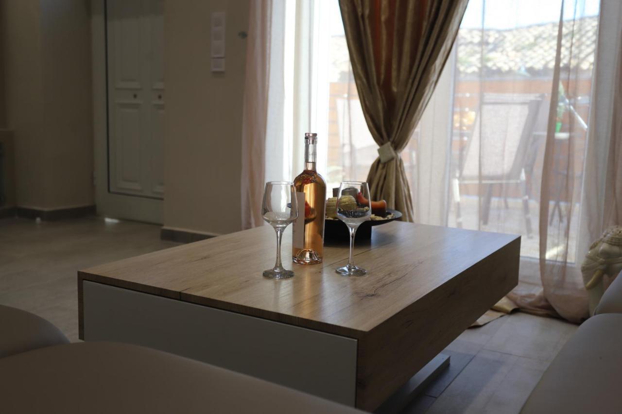 Agnítsini Olive Grove Deluxe Apartment מראה חיצוני תמונה